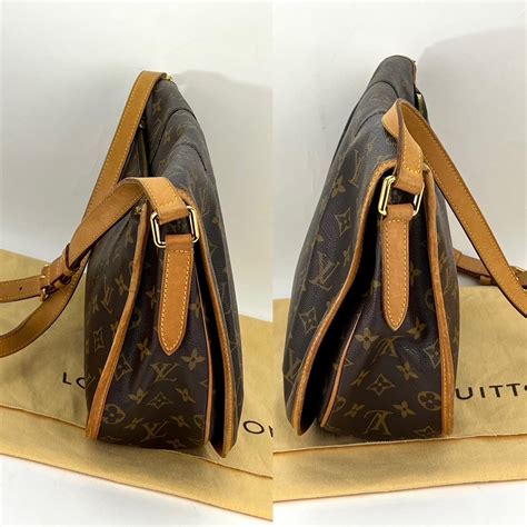 Louis Vuitton's Bloomsbury PM vs Menilmontant MM .